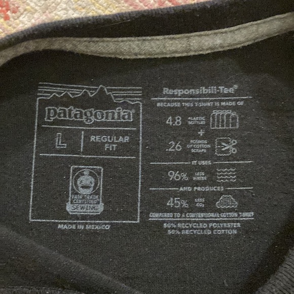 Patagonia T-Shirt - Picture 3 of 3
